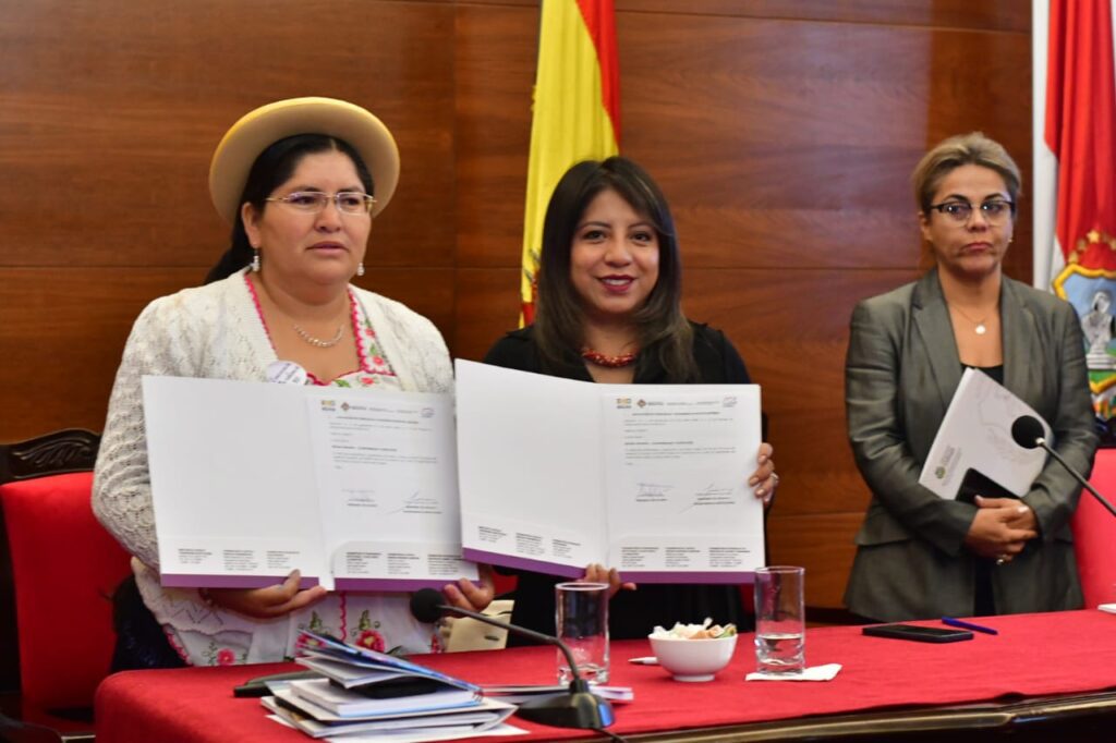 ACOBOL FIRMA CONVENIO CON EL MINISTERIO DE JUSTICIA