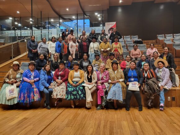 AUTORIDADES MUNICIPALES Y LIDEREZAS SE REUNEN EN UN FORO NACIONAL