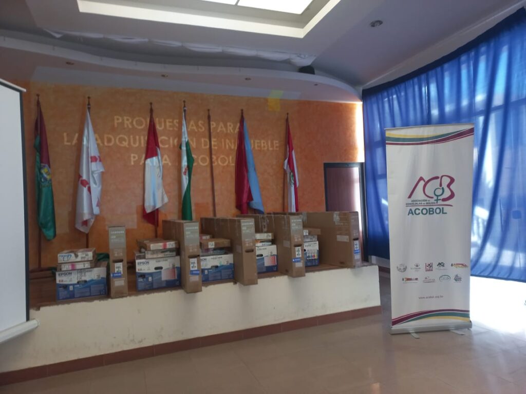 MINISTRA DE LA PRESIDENCIA ENTREGÓ EQUIPAMIENTO A NUESTRAS ACOS